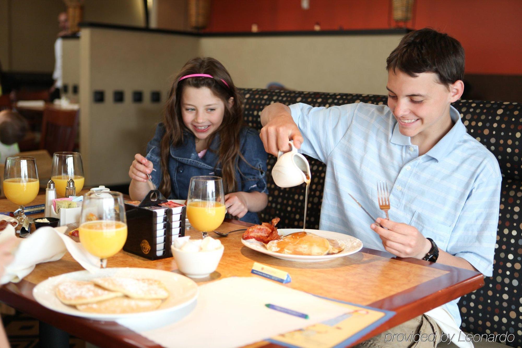 Holiday Inn Grand Rapids-Airport By Ihg Restoran gambar